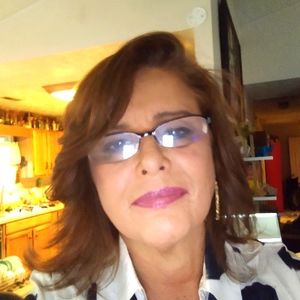 Meet your Posher, Shellie